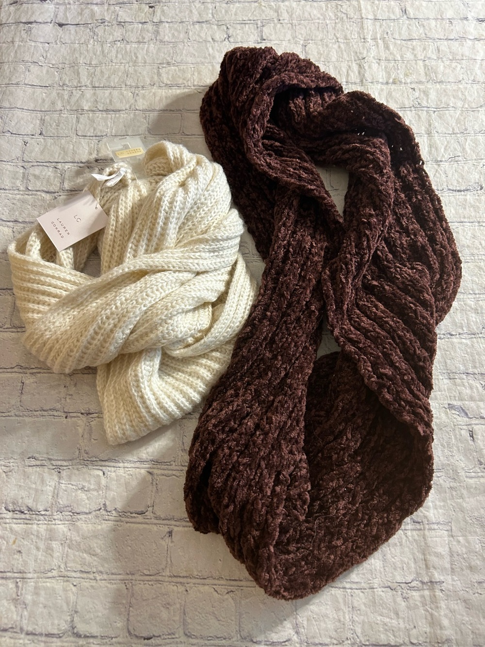LC LAUREN CONRAD IVORY LOOP12 AND BURGUNDY KNITTED INFINITY WRAP SCARVES COZY